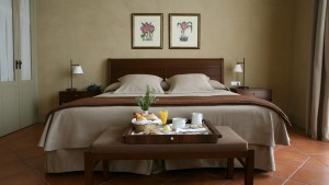 (3)08-01-hotel-bremon-cardona-junior-suite
